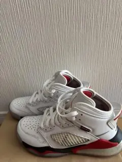 Air Jordan Mars 270 White/Fire Red
