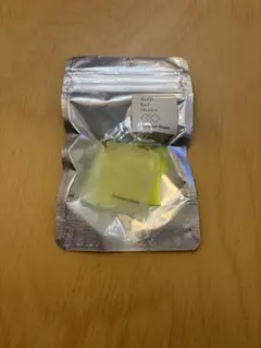 直島 ベネッセハウス キーホルダー ネオンイエロー
