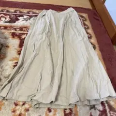 ベージュ フレアスカート プリーツデザイン