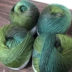 グラデーションウールヤーン4玉 グリーン