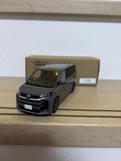 トヨタ 新型ノア 90後期 ミニカー カラーサンプル アーバンロック【非売品】のサムネイル