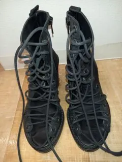 ANN DEMEULEMEESTER ブラックレザー レースアップ ブーツのサムネイル