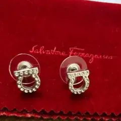 Salvatore Ferragamo ガンチーニ　クリスタルピアスのサムネイル