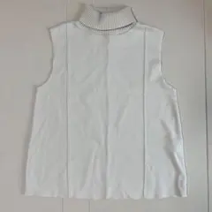ZARAノースリーブニット ハイネック