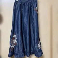 axes femme デニム花柄刺繍ロングスカート