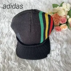 adidas ツバ付きニット帽　キャップ　マルチカラー