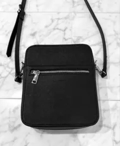 【値下げ 美品】タケオキクチ ショルダーバッグ レザー黒 メンズ サコッシュ