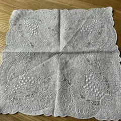 汕頭　スワトウ　刺繍ハンカチ　ホワイト