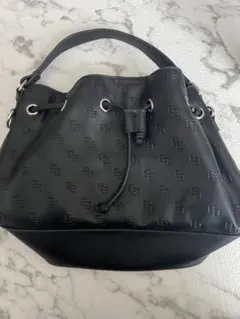 黒 ハンドバッグ