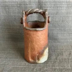 陶器製 花瓶 ツイストハンドル付き