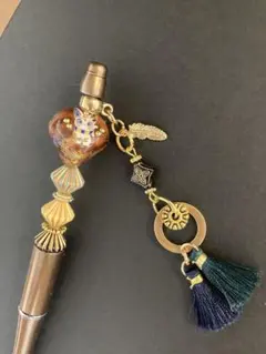 古代エジプト△猫のエジプト神△カスタムボールペンビーズ△白猫×黒ネコチャーム付き