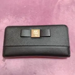 MARY QUANT ブラックラウンド長財布