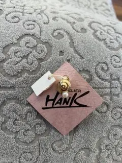 HANKS 貝殻モチーフ ピンブローチ