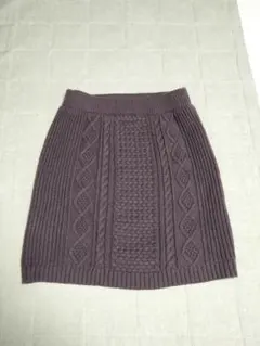 【着用済】ケーブルニットスカート　GU