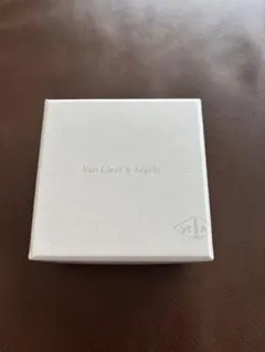 ヴァンクリーフ 空箱のサムネイル