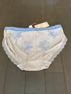 AMOSTYLE アモスタイル 花柄刺繍 ベージュ ショーツ M