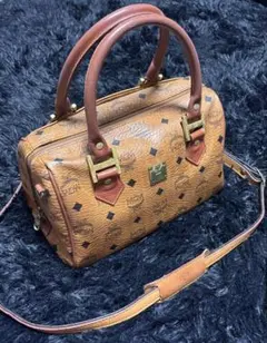 MCM ブラウンレザーハンドバッグ L6057 - メルカリ