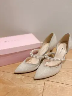 【極美品】ダイアナ　Diana シルバーグリッター　パンプス　24.5 WD