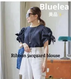 Bluelea(ブルレア) ブラック　リボン　ジャガード　ブラウス　クロップド 美品✨ブルレア ブラック リボン ジャガード ブラウス クロップド