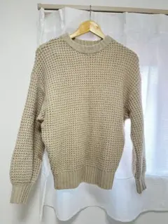 ベージュ 編み込みニットセーター 長袖　グローバルワーク