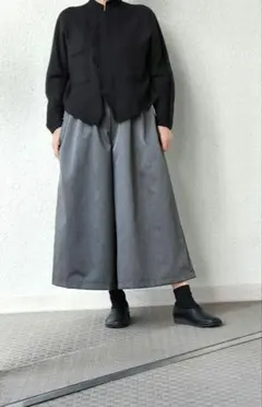 甘すぎない丸襟。大人のカジュアルスタイルを格上げする綿麻ワイド 