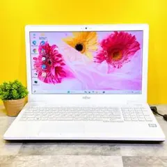 ⅰ7✨快適SSD✨おしゃれな白❣薄型ノートパソコン カメラ付 Windows11