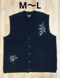 シニア　黒の花柄刺繍ニットベスト M