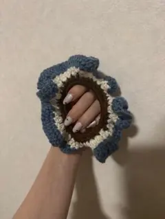 シュシュ型ヘアアクセサリー 青白