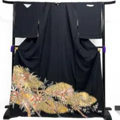 未着用 付け下げ 大島紬 刺繍 スワトウ刺繍 松竹梅 宝尽くし 着物 053b
