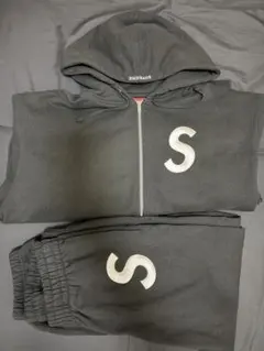 supreme S LOGO ブラックSセットアップ 25FW - メルカリ
