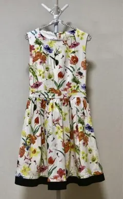 chesty チェスティ　花柄ワンピース　フレアワンピース　ひざ丈ワンピース