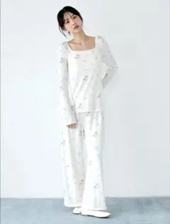 gelato pique フラワーキャット柄ロングパンツ　ブルー