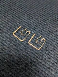 シルバー スクエア型 フープイヤリング