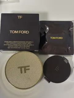 TOMFORD シェイド アンド イルミネイト ファンデーション 1.4 ボーン