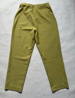 美品　DoCLASSE　テーパードパンツ　ハルメク