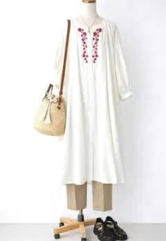美品 petit main LIEN 花柄刺繍ワンピース ゆったりバルーン袖