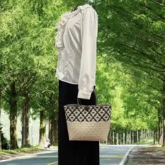 Item thumbnail for item 52dbd36a-f9b8-42cd-8f02-b33e5ee27a39