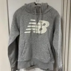 New Balance グレー パーカー フード付き