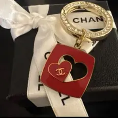 CHANEL バレンタイン　チャームキーホルダー