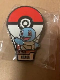 ゼニガメ ピンバッジ モンスターボールデザイン