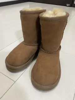 UGG ブラウンブーツ　ベビー　ムートンブーツ　UK5のサムネイル