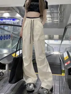 SHEIN ベージュカーゴパンツ　ナイロンパンツ