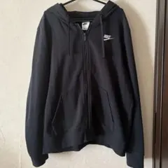 NIKE フード付きジップアップパーカー　ポケット付き　ブラック