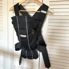 BABYBJÖRN ベビービョルン　ベビーキャリアMINI Air ブラック　黒