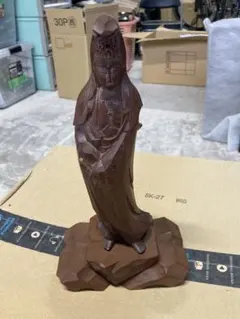 江*)様 骨董時代不明木製仏像 手に提灯を持つ観音様像 約93cm - メルカリ