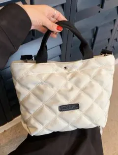 キルティングステッチが施されたショルダー&トートバッグ