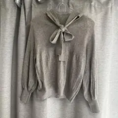 アーバンリサーチ　リボン付きグレーベージュセーター