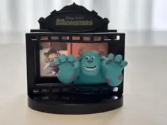 ディズニー／ピクサーモンスターズ・インク サリー 映画ワンシーン風景ガチャ