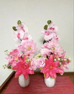 上品なピンク胡蝶蘭の仏花 一対 お供え花 造花 仏壇用 お盆 お彼岸