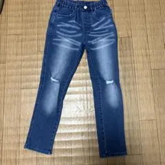 デニムブルー ストレートパンツ 膝ダメージ